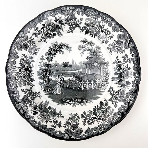 The Spode  Black/White Room Collection - Dinner Plate - The Camel Enclosure - Picture 1 of 7